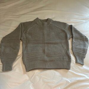 Universal Thread woman's Tan Crewneck Sweater